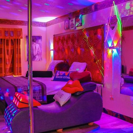 Luxe Romantic Suites Dolton Zewnętrze zdjęcie