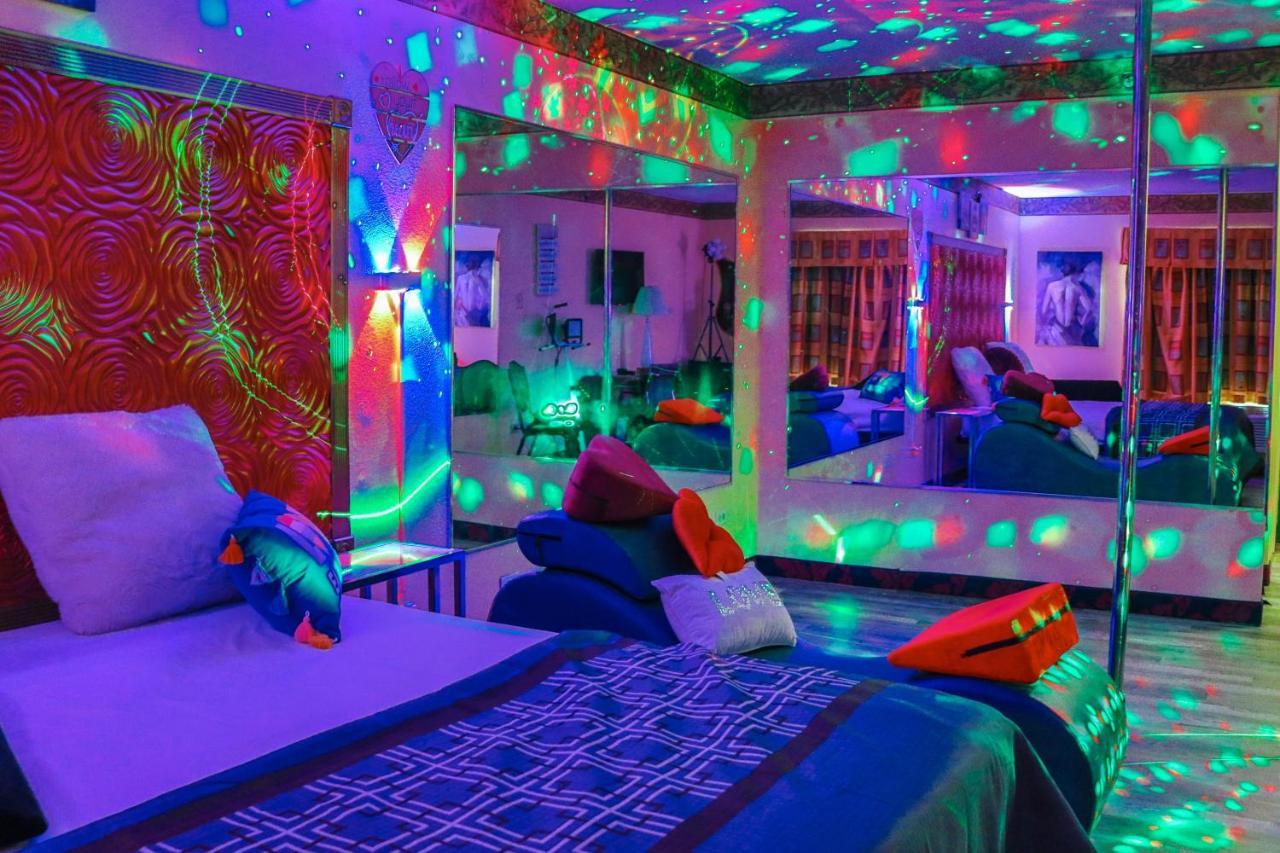 Luxe Romantic Suites Dolton Zewnętrze zdjęcie